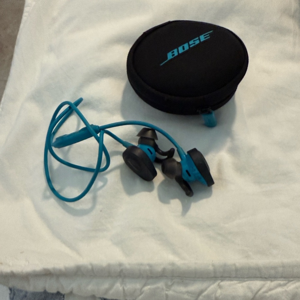 Bose Teal Earbud Headphones with Case